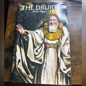 The Druids by Stuart Piggott Book (Hardback - Used - Good Condition)